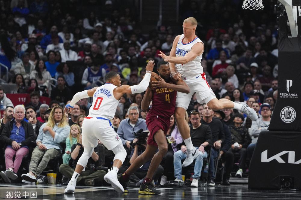 法律拉锯战 法律拉锯战